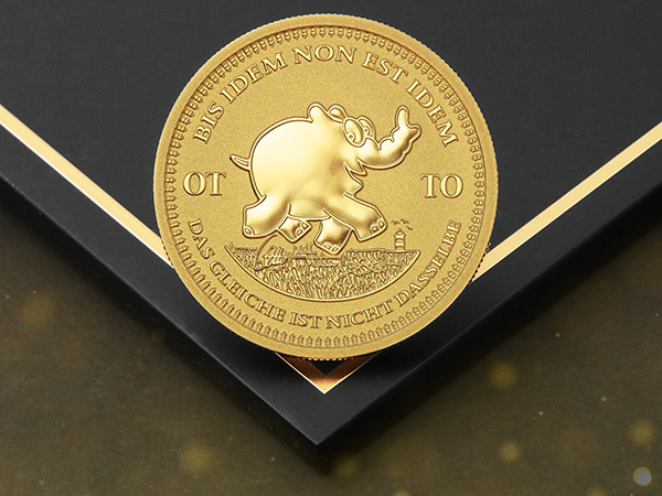 Zu sehen ist die Goldmünze zu 1oz mit einem Ottifant aus dem Jahr 2024. Der Titel ist "Bis Idem Non Est Idem" oder zu Deutsch "Das Gleiche ist nicht dasselbe"