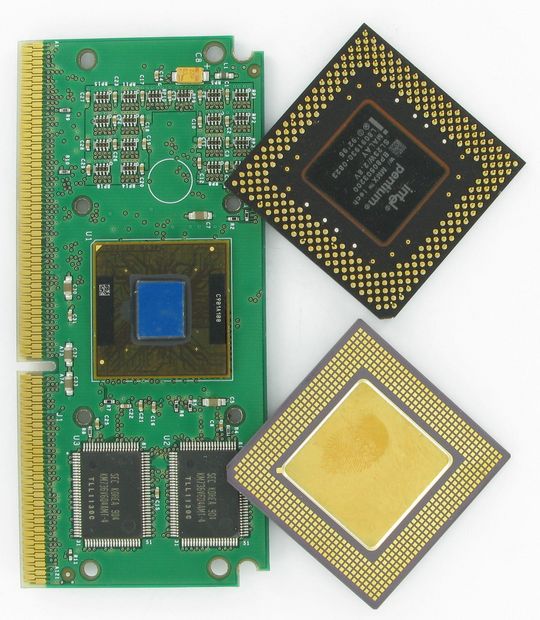Pentium II, Celeron Plastik, Keramik-Goldprozessor