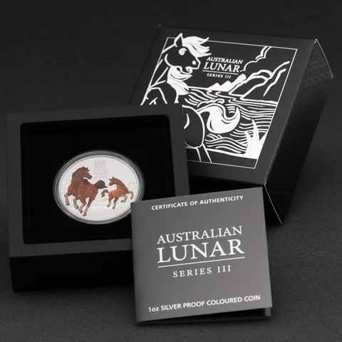 "Lunar III"-Silbermünze 2026 mit Koloration in Verpackung 