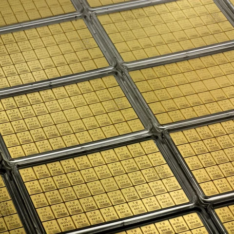 mehrere Goldtafeln