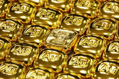 Goldknuffel aus recyceltem Gold