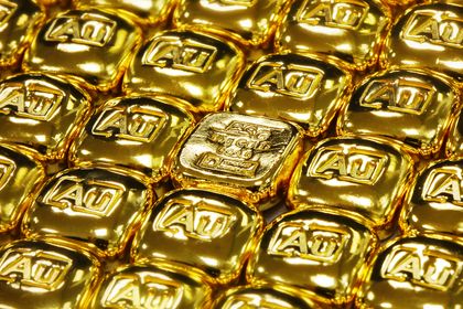 Goldknuffel aus recyceltem Gold