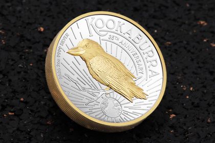 Vergoldeter Kookaburra im Hochrelief