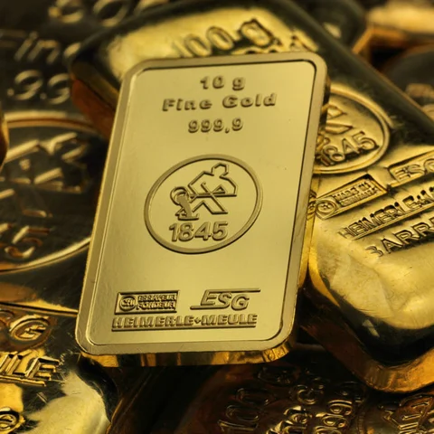 Geprägte und gegossene Goldbarren