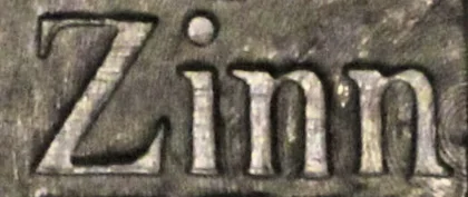 Eine Kennzeichnung der Zinngegenstände