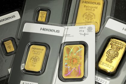 Verschiedene Goldbarren von Heraeus 