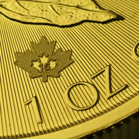 Flächenriffelung und Sicherheitsmerkmal auf neuen Maple Leaf Goldmünzen