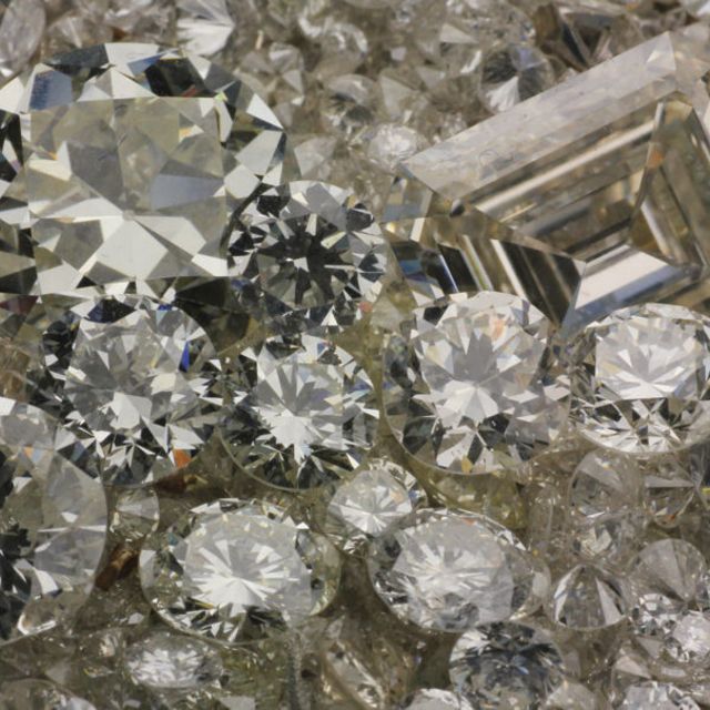Diamanten verschiedener Schliffe / Größe