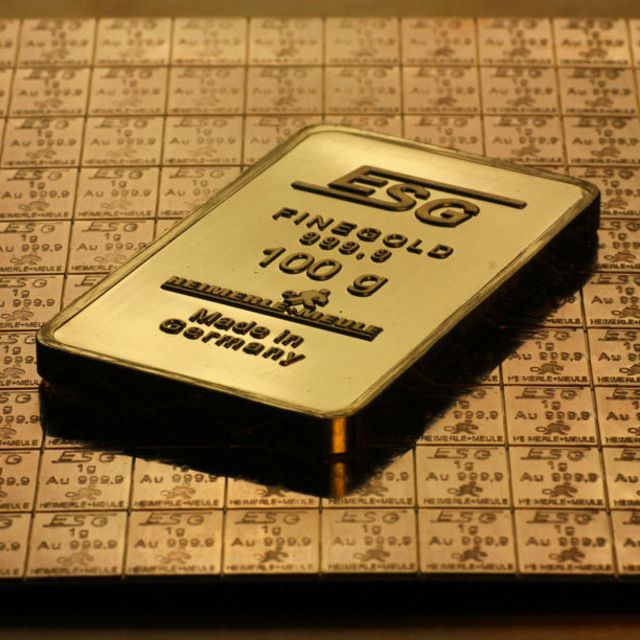 ESG 100x1g Goldtafel Prototyp aus dem Jahre 2010 mit 100g Goldbarren