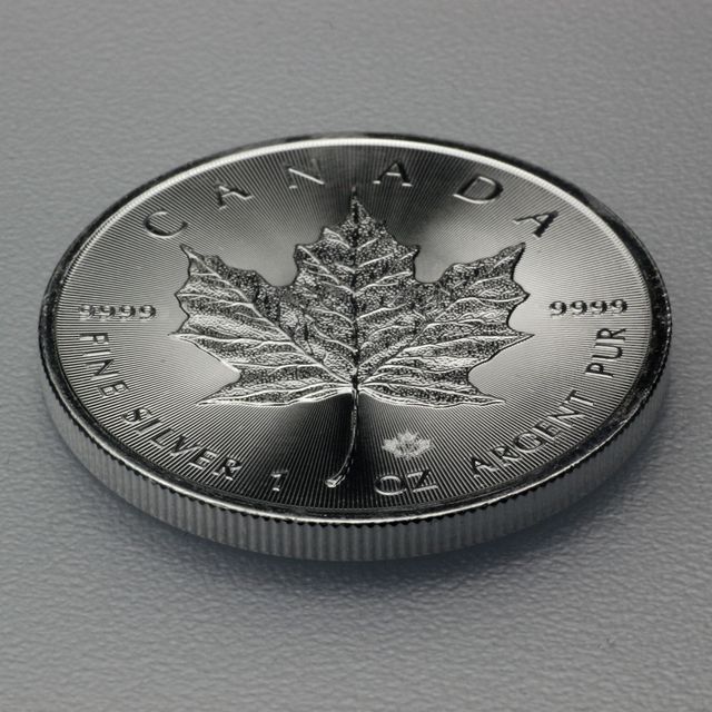 Oberfläche der neuesten Maple Leaf Silbermünzen